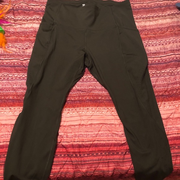 All In Motion Olive Capri Leggings - Picture 4 of 4